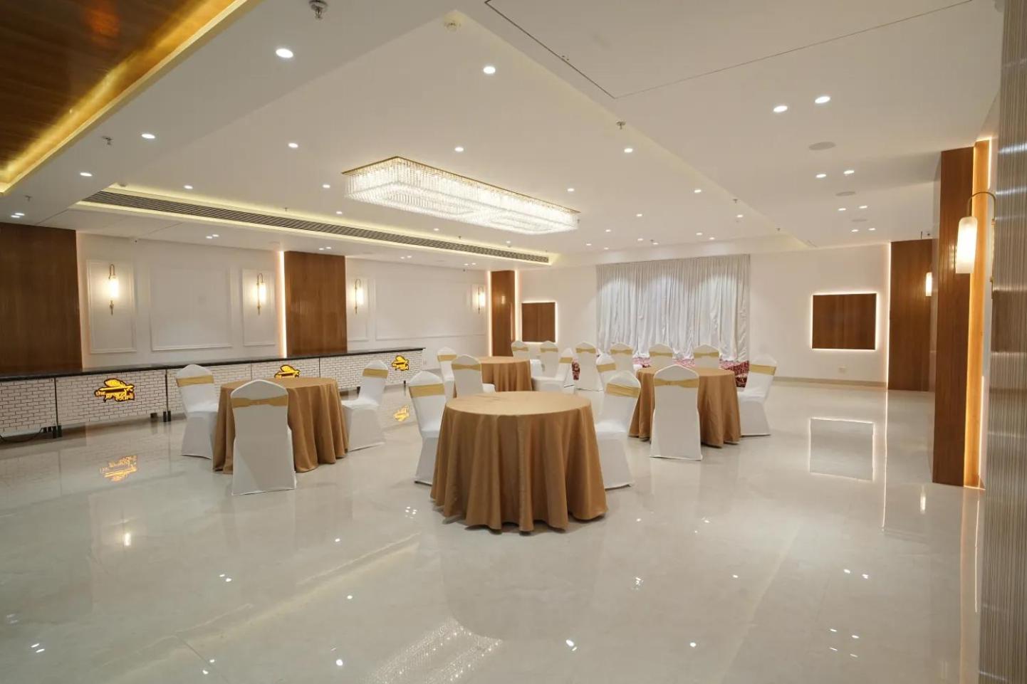 Hotel The Grand Murli Surate Exterior foto