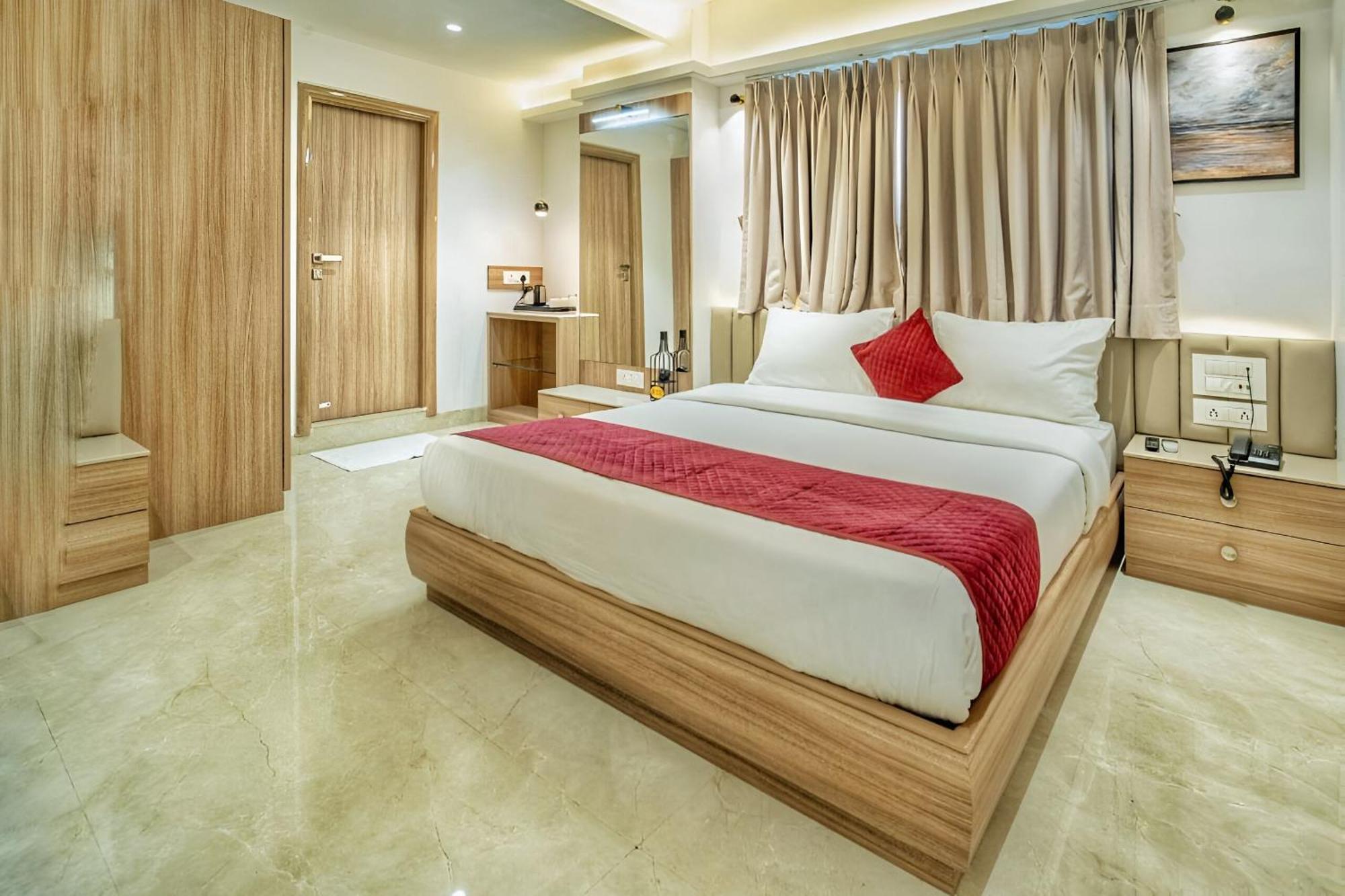 Hotel The Grand Murli Surate Exterior foto